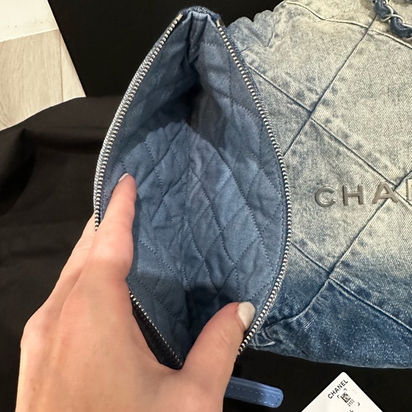 Chanel 22 Denim Hobo - NWT - Picture 5 of 9